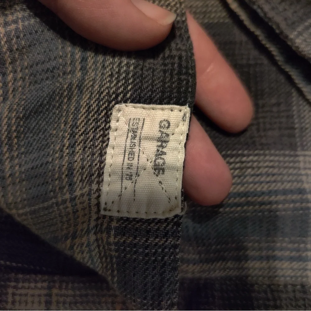 Garage Women's Blue and Black Plaid Flannel Button-Down Shirt Boyfriend Fit - Picture 4 of 7